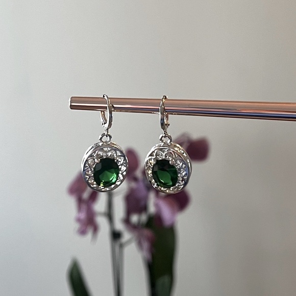 The Emerald Isle Earrings in Tibetan silver. - Picture 5 of 7